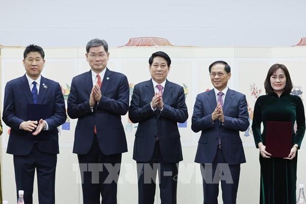 Chủ tịch nước Lương Cường tiếp Chủ tịch Quỹ giao lưu quốc tế Hàn Quốc