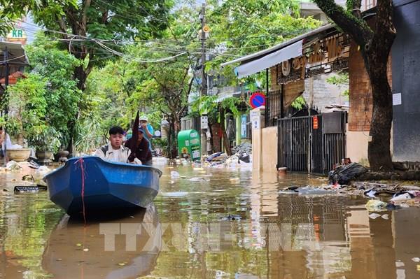 Hỗ trợ bổ sung 100 tỷ đồng cho thành phố Huế khắc phục thiệt hại do mưa lũ