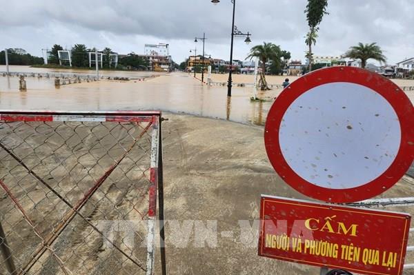 Huế: Mực nước các sông tăng, còn gần 6.000 ngôi nhà bị ngập