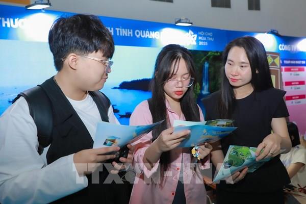 Hội chợ mùa Thu 2025: Địa phương và doanh nghiệp du lịch tung gói ưu đãi hấp dẫn