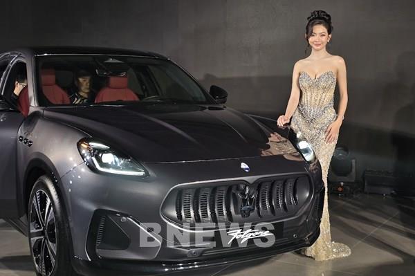 Chi tiết SUV điện hạng sang Grecale Folgore giá 5,495 tỷ đồng