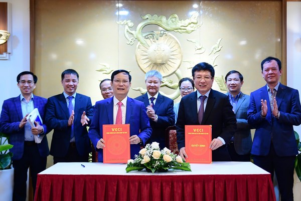 Ông Hồ Sỹ Hùng được bầu làm Chủ tịch VCCI