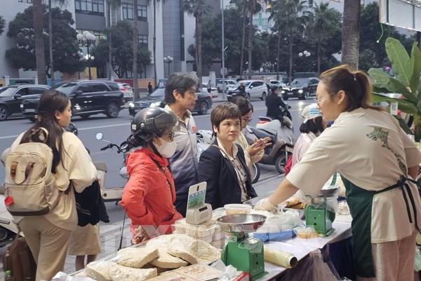 "Ngày hội khuyến mại tháng 11": Doanh thu các gian hàng tăng từ 30% - 50%