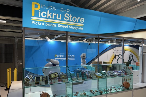 Độc đáo mô hình robot mèo bán hàng tự động tại sân bay Nhật Bản