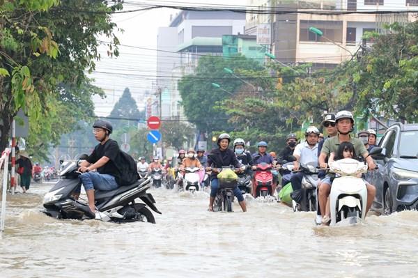 Triều cường ở Cần Thơ lập đỉnh mới