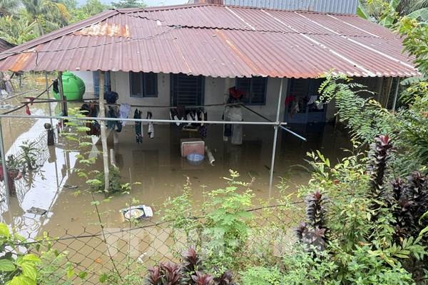 Vỡ đê bao cồn Sơn (Cần Thơ) khi triều cường lập đỉnh lịch sử mới