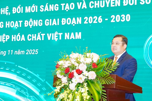 Vinachem lấy đổi mới sáng tạo và khoa học công nghệ làm động lực chính tăng trưởng