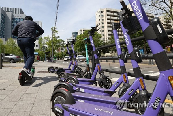 Dự luật cấm xe scooter điện có thể làm doanh nghiệp Hàn Quốc chậm IPO 