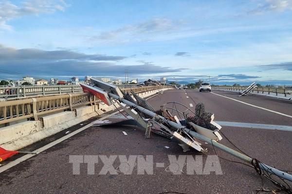 Gia Lai tập trung ổn định đời sống, khôi phục hạ tầng sau bão số 13