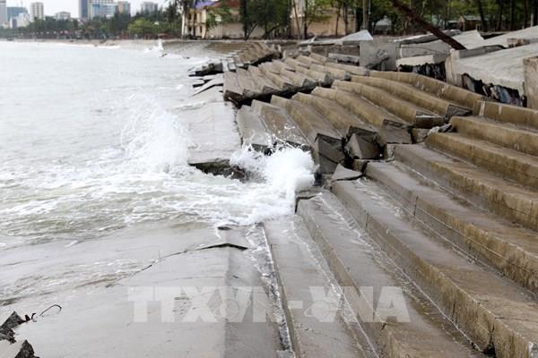 Kè biển hư hỏng khi thiết kế không phù hợp thực tế