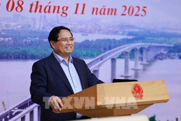 Thủ tướng: Cả nước sẽ hoàn thành 3.000km đường bộ cao tốc, 1.700km đường ven biển