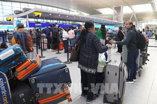 Mỹ: 1.460 chuyến bay bị hủy, hàng nghìn chuyến bị hoãn do thiếu kiểm soát viên