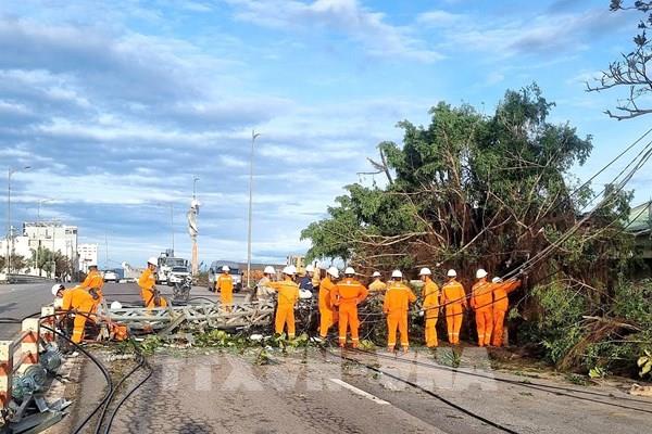 Vận hành hệ thống điện quốc gia an toàn trong và sau bão số 13