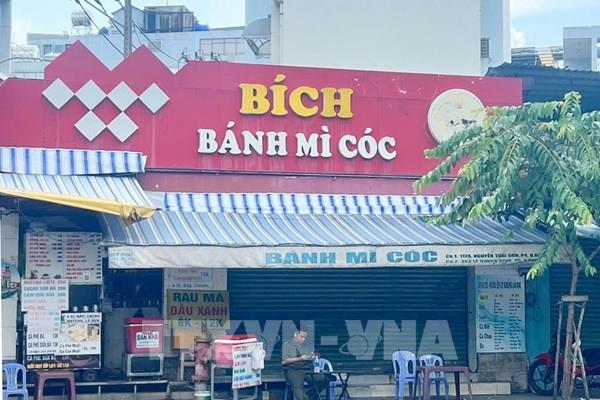 Vụ ngộ độc bánh mì quán vỉa hè: Còn 96 trường hợp đang điều trị nội trú