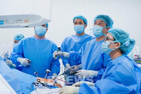 Vinmec trình diễn kỹ thuật ghép gan sống phức tạp ở Hội nghị Ghép tạng Việt Nam