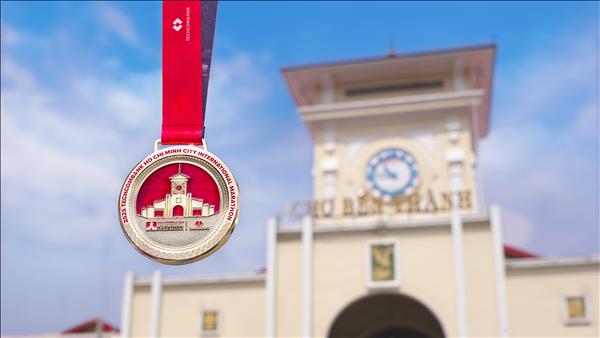 Công bố bộ vật phẩm giải Marathon Quốc tế TP.HCM Techcombank mùa thứ 8