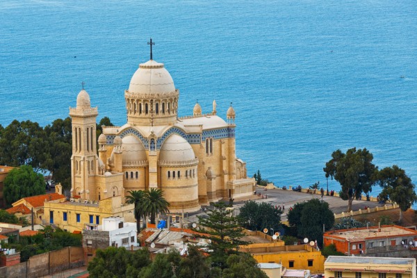 Nhà thờ Đức Bà châu Phi - Biểu tượng tôn giáo và hòa hợp văn hóa của Algeria