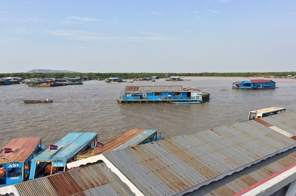 Khai thác cát đe dọa hồ nước ngọt lớn nhất Đông Nam Á