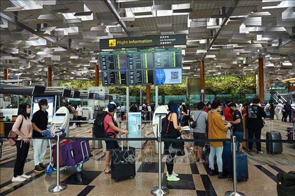Hành khách bay từ Singapore sẽ phải trả thêm phí nhiên liệu xanh từ 2026