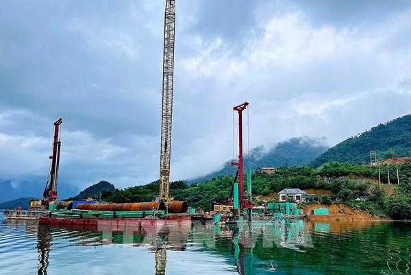 Tăng tốc về đích gói thầu khó nhất của dự án cao tốc Hòa Bình – Mộc Châu