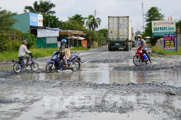 Cận cảnh tuyến ĐT.852B xuống cấp nặng ở Đồng Tháp: Khi con đường thành nỗi khổ chung