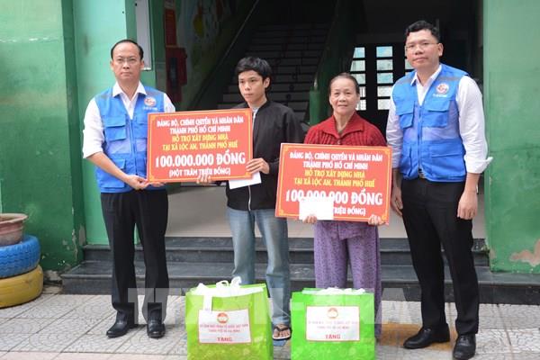 TP Hồ Chí Minh tiếp nhận hàng trăm tỷ đồng ủng hộ đồng bào bị thiên tai