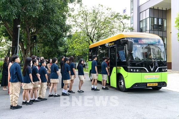 Ra mắt School Bus - Dịch vụ xe điện học đường đầu tiên tại Việt Nam