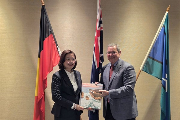 Ủy ban Chứng khoán nhà nước tăng hợp tác với Australia 