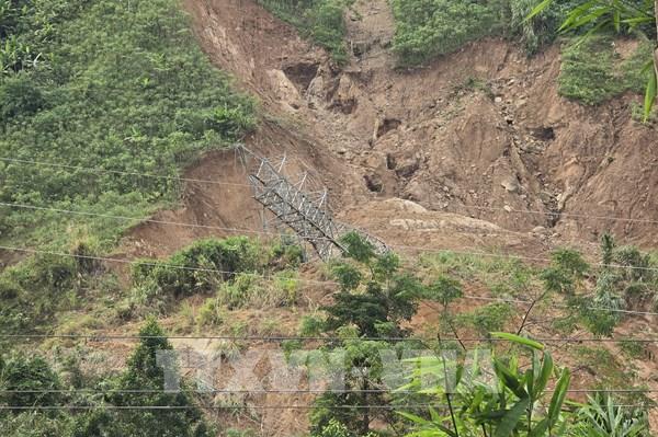 Sạt lở núi ở xã biên giới Đà Nẵng, 3 người mất liên lạc