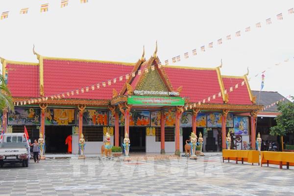 Bí ẩn kiến trúc chùa cổ Wath Sro Loun qua ống kính