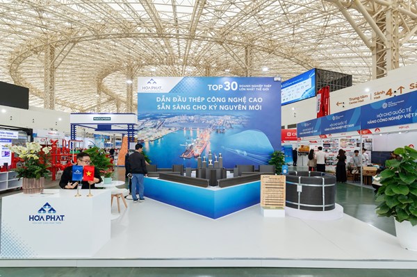 Hòa Phát giới thiệu mẫu thép ray cao tốc tại triển lãm đường sắt quốc tế