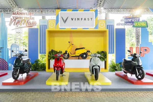 VinFast chi 27,5 tỷ đồng tặng khách hàng mua xe máy điện, xe đạp điện