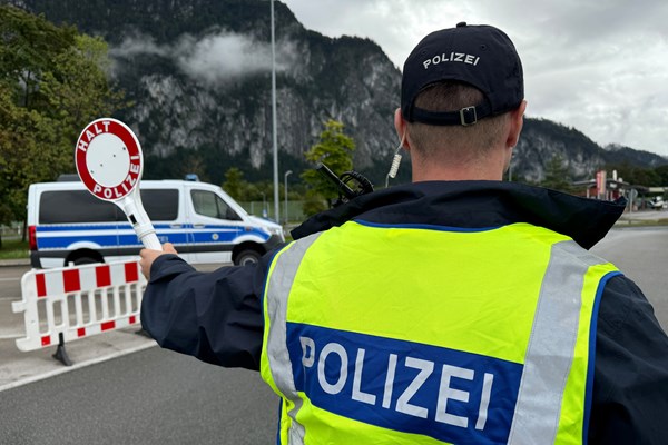 Cảnh sát Đức ban hành cảnh báo an ninh do nhiều nghị sĩ nhận được USB lạ