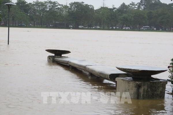 Mưa lớn gây ngập nhiều nơi tại Huế