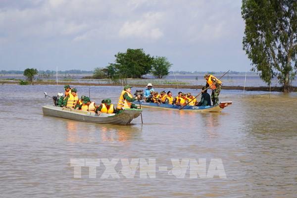 Giữ bình yên biên giới giữa mùa nước nổi