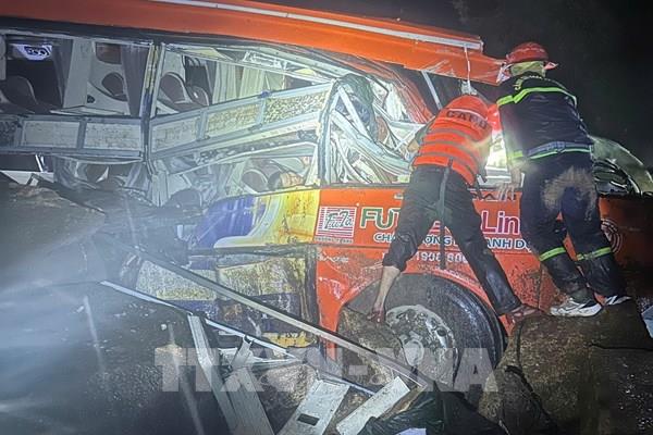 Sạt lở đèo Khánh Lê: 6 người tử vong, cứu hộ tiếp cận hiện trường trong mưa lớn