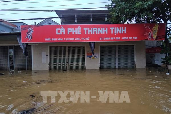 Hơn 12.200 ngôi nhà tại Huế bị ngập lụt