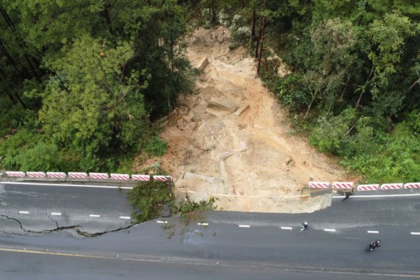 Mưa lũ gây nhiều thiệt hại tại miền Trung – Tây Nguyên