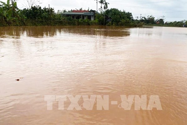 Mưa lũ làm 14 người chết, mất tích và nhiều thiệt hại tại các địa phương