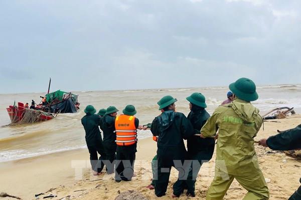 Quảng Trị hỗ trợ người dân khu vực biên giới khắc phục hậu quả mưa lũ