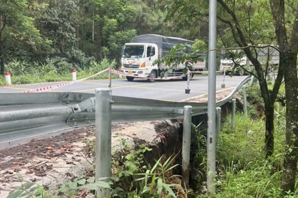 Đèo Mimosa Đà Lạt sạt lở, cấm xe tải trên 15 tấn lưu thông