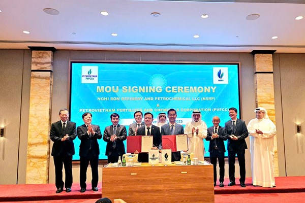 Bước tiến chiến lược trong phát triển các dự án hóa chất và hóa dầu