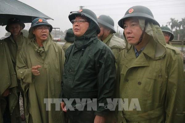 Phó Thủ tướng Hồ Quốc Dũng kiểm tra công tác ứng phó mưa lũ tại Khánh Hòa