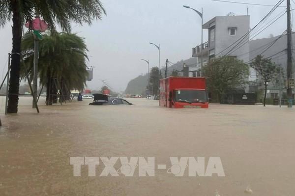 Làng trẻ em SOS Quy Nhơn bị cô lập do mưa lũ