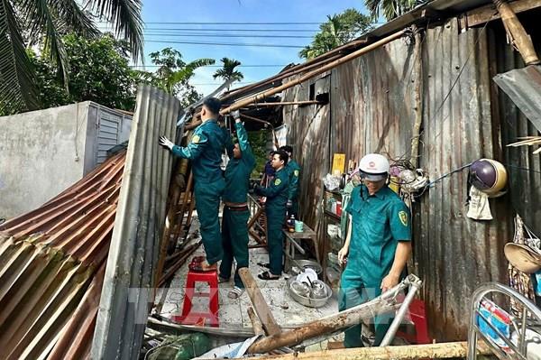 Gần 30 hộ dân bị ảnh hưởng bởi trận dông lốc ở Cần Thơ
