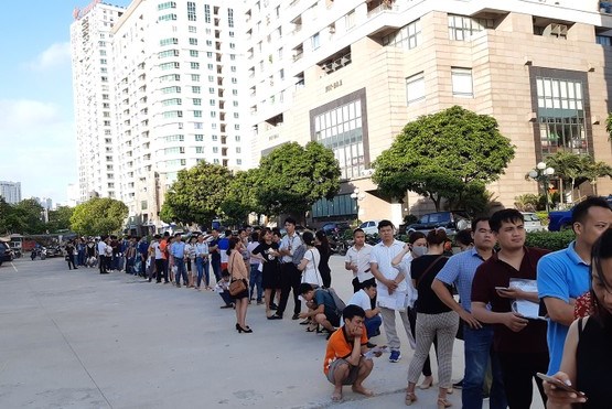 Chấn chỉnh tình trạng lộn xộn trong nộp hồ sơ mua bán nhà ở xã hội