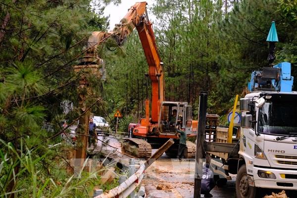 Nhiều tuyến đèo, quốc lộ tại Lâm Đồng bị sạt lở, ngập sâu do mưa lũ