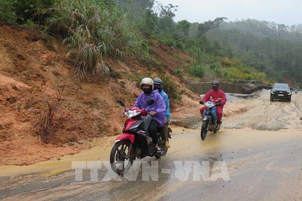 Quảng Ngãi: 28 điểm sạt lở, Quốc lộ 24 có nguy cơ bị chia cắt