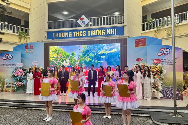 Trường THCS Trưng Nhị - Hà Nội: Hành trình vươn lên của một ngôi trường hạnh phúc