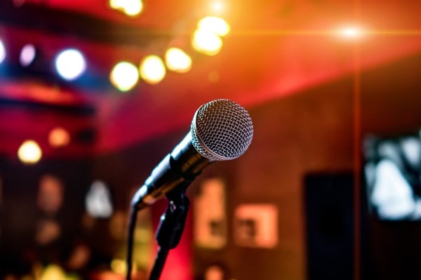 Quy định mức thu phí thẩm định cấp phép kinh doanh karaoke, vũ trường